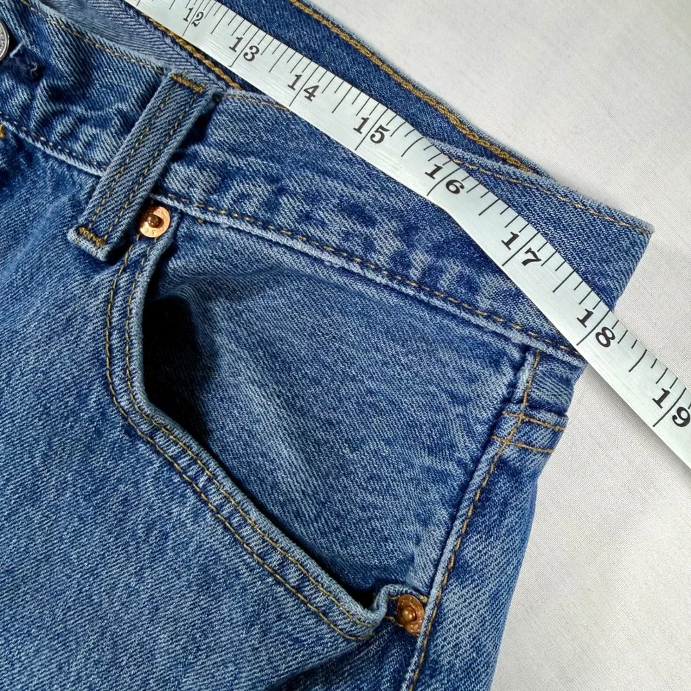 Levis 501 Original Fit Mens Jeans 36x32 Medium Wash Blue Denim Button Fly 00501